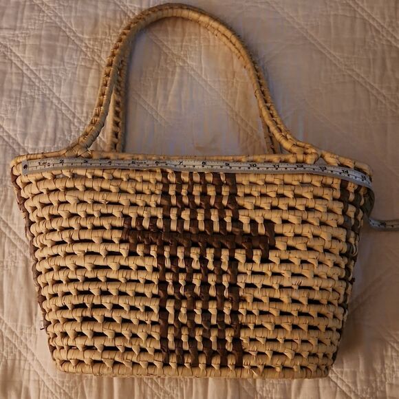 Beach Basket - Handwoven in Jamaica - Picture 7 of 8